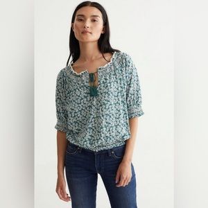 Lucky Brand Off The Shoulder Tie Front Peasant
Top Sage Size Small
